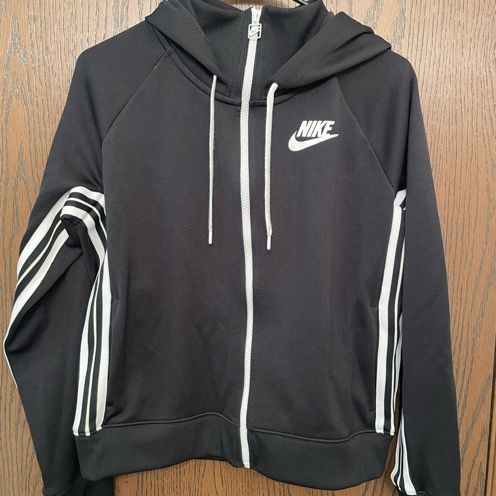 NWOT Nike Zip-Up